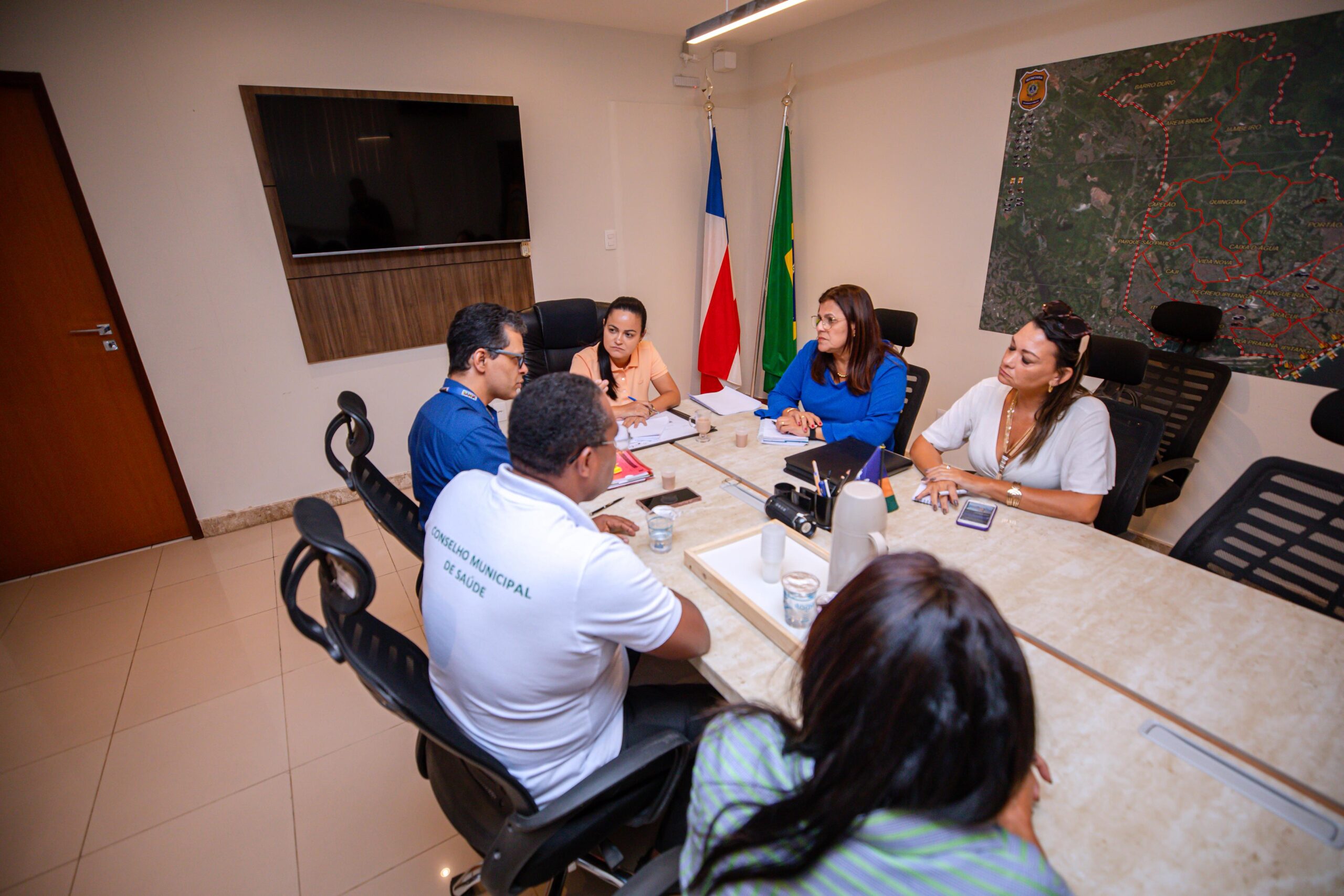 Prefeita se reúne com sindicato dos servidores e ouve pleito da categoria