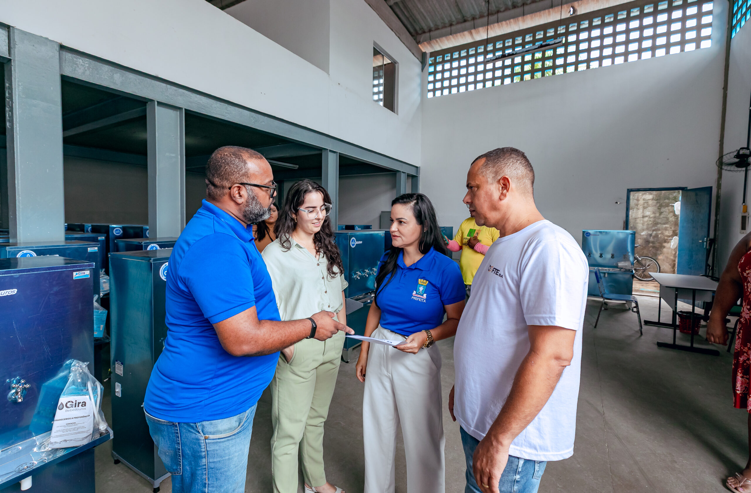 Prefeita Débora garante 80 novos bebedouros para alunos da rede municipal