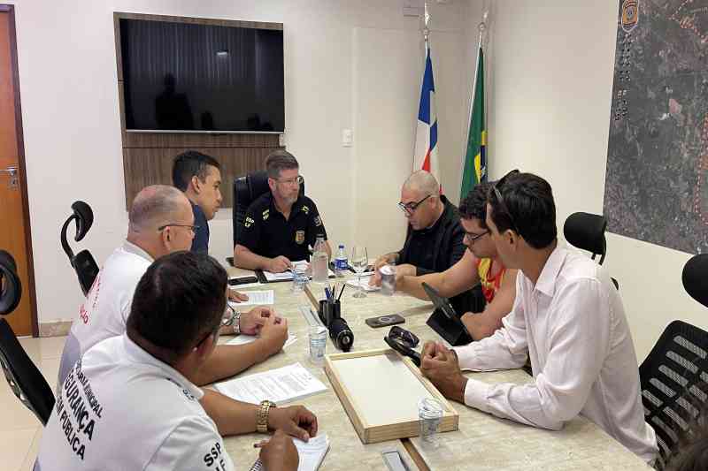 Prefeitura realiza reunião para tratar das demandas dos salva-vidas