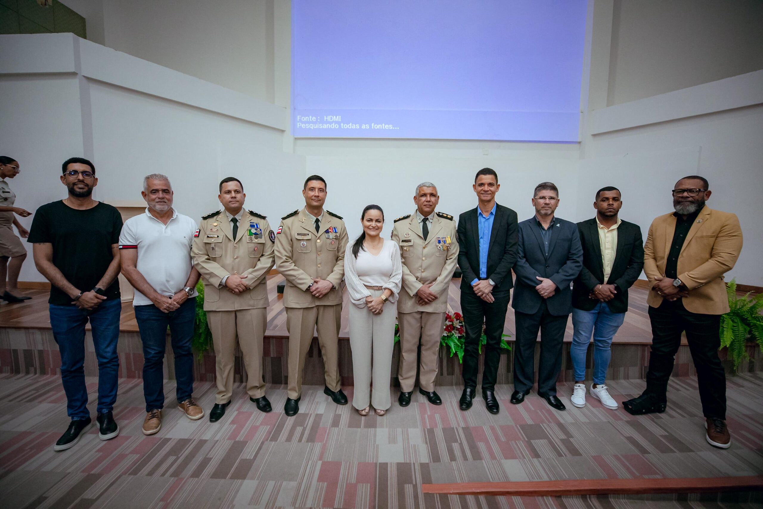 Prefeita Débora prestigia troca de comando da 81ª CIPM de Itinga