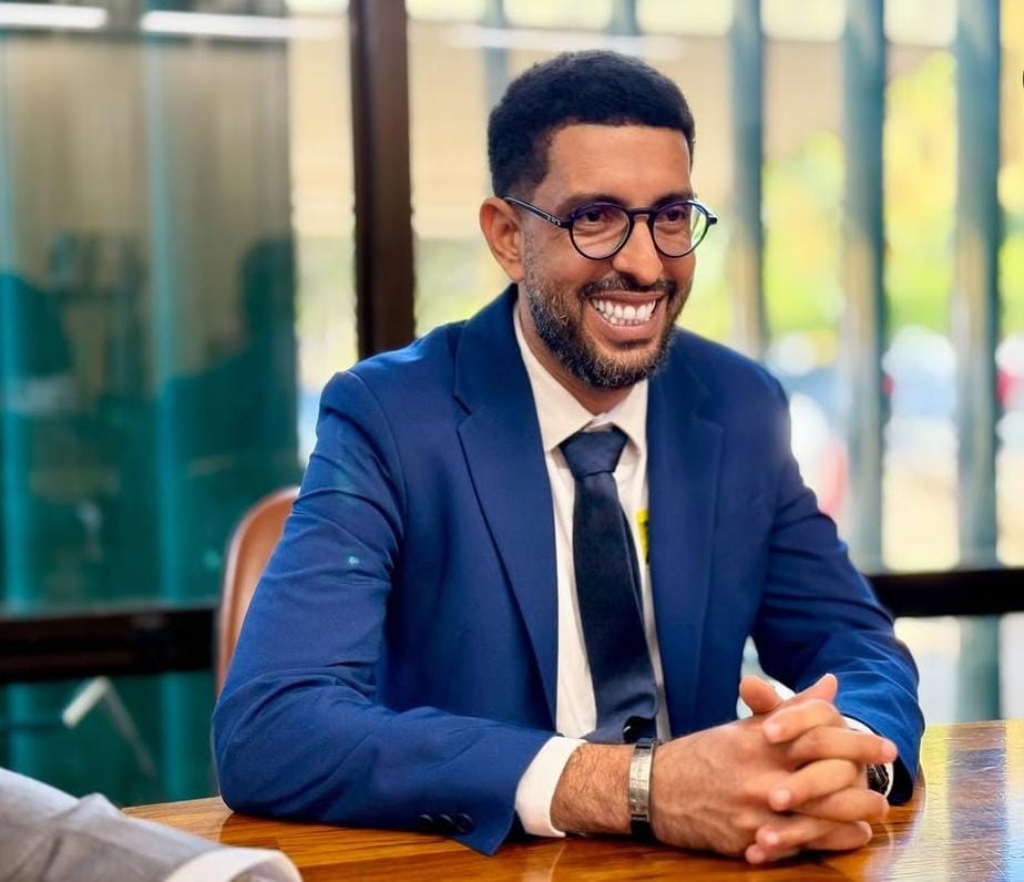 Nilton Sapucaia retorna à Câmara de Vereadores, assume liderança do governo e presidência da CCJ