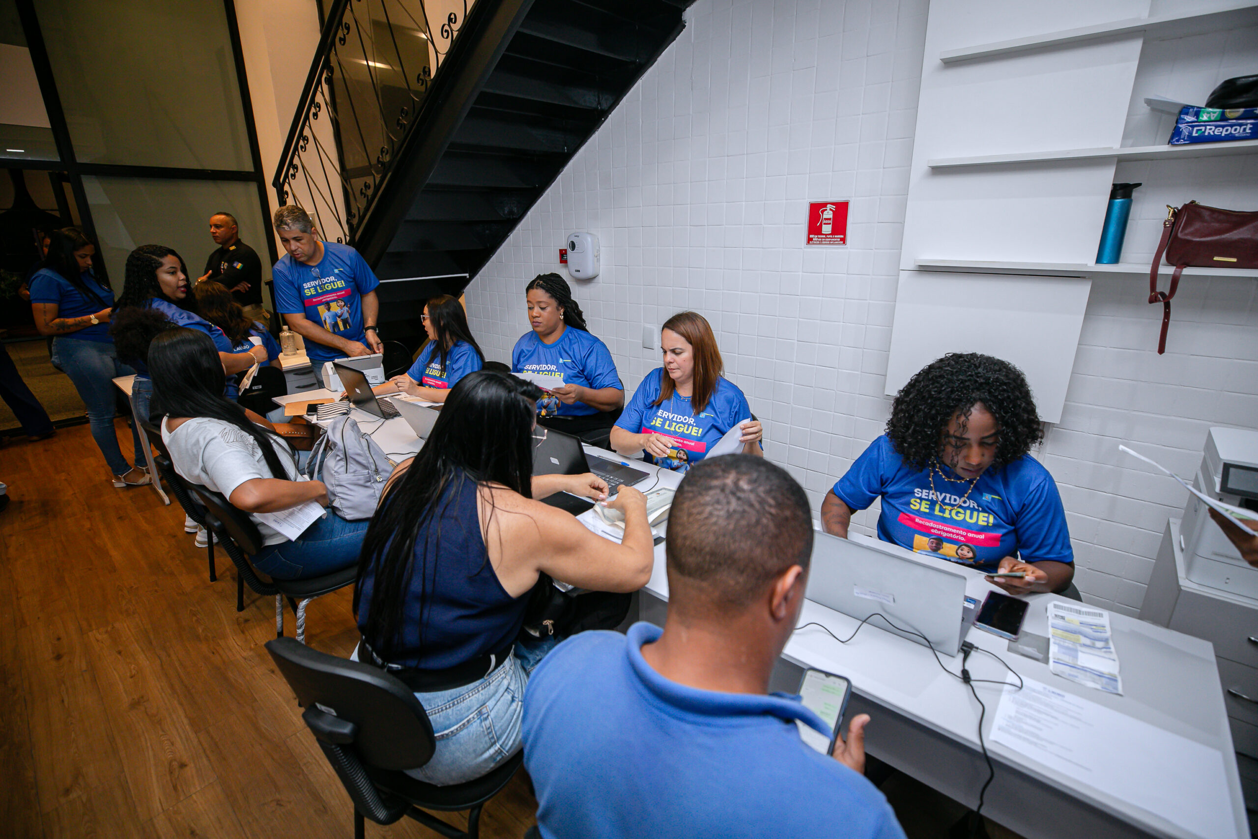 Servidores municipais contam com posto de serviço para atualização cadastral no Parque Shopping Bahia