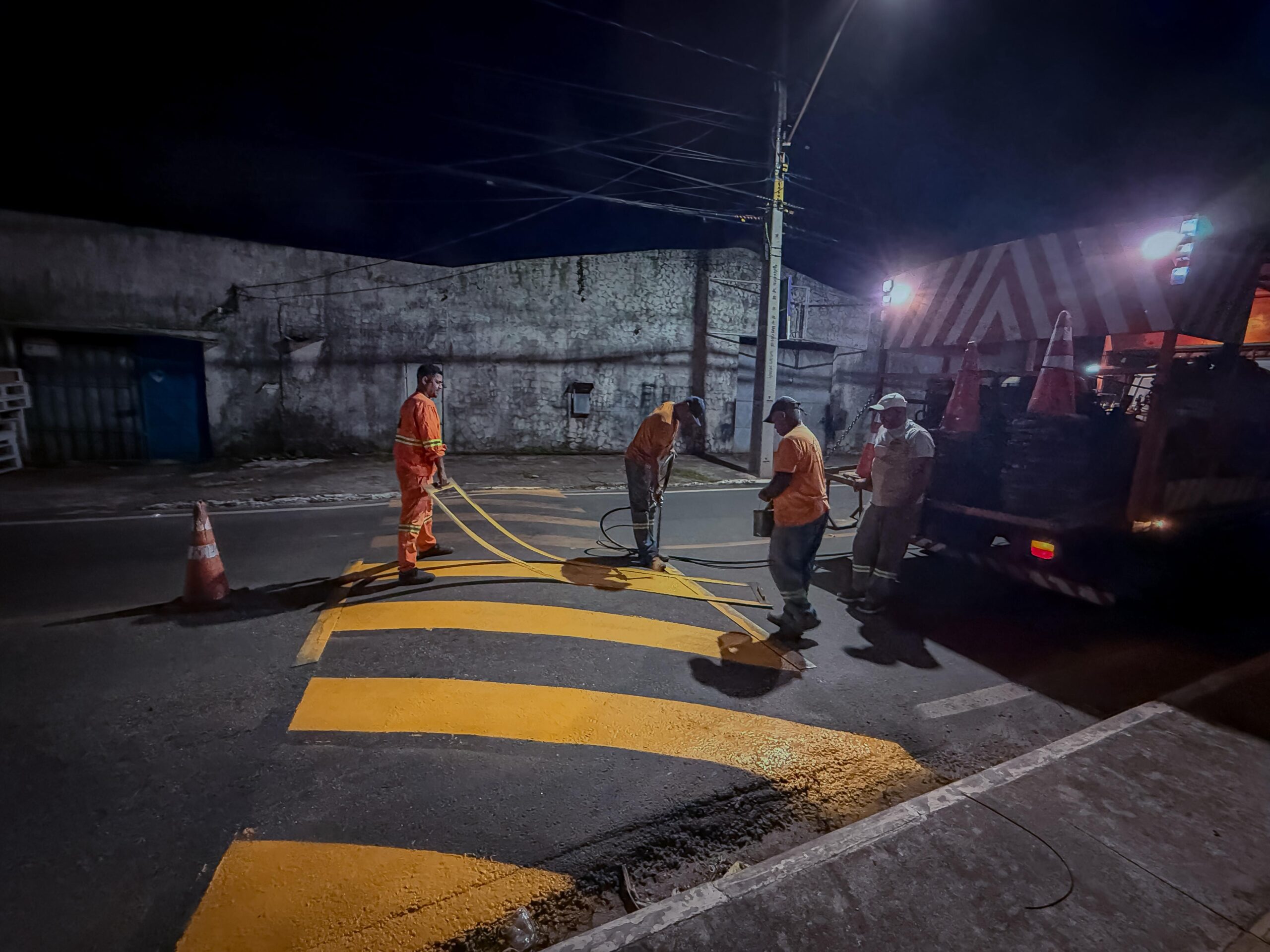 Sinalização horizontal da Gerino de Souza chega à região do Metrô