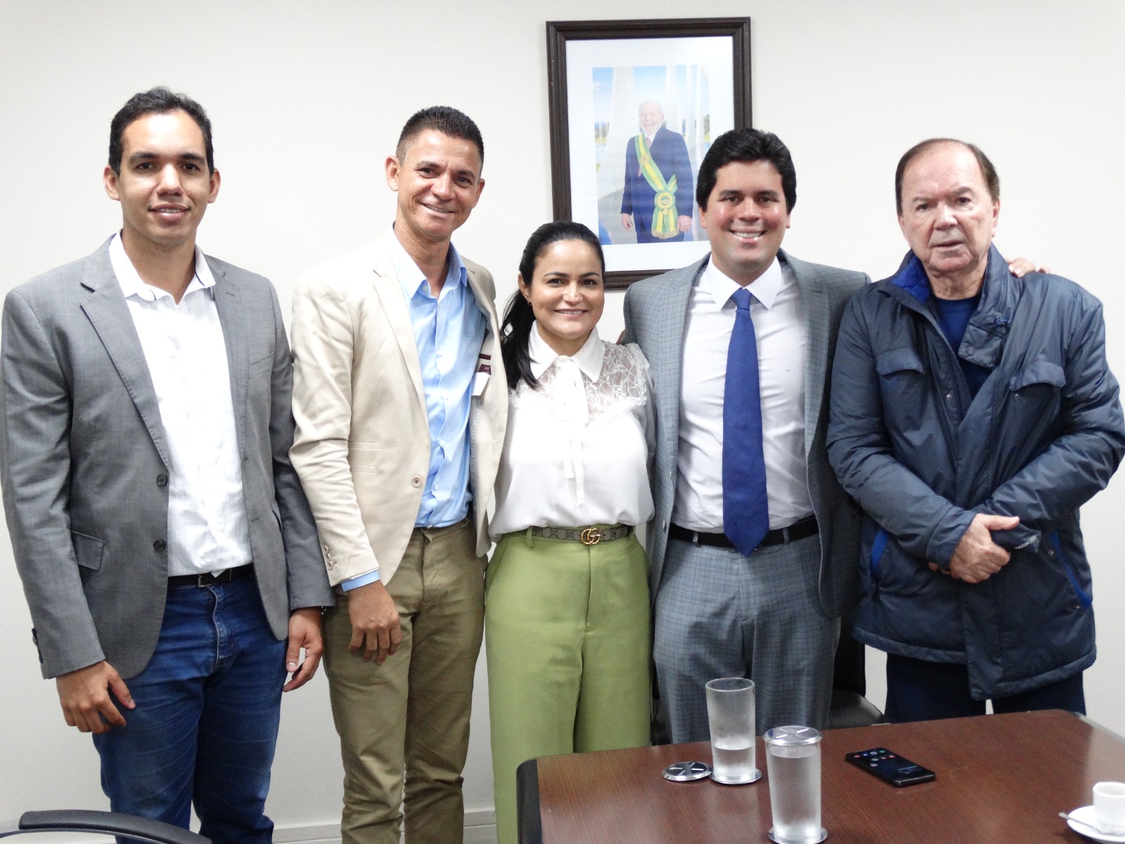 Em Brasília, prefeita Débora Regis trata de obras e programas esportivos para Lauro de Freitas