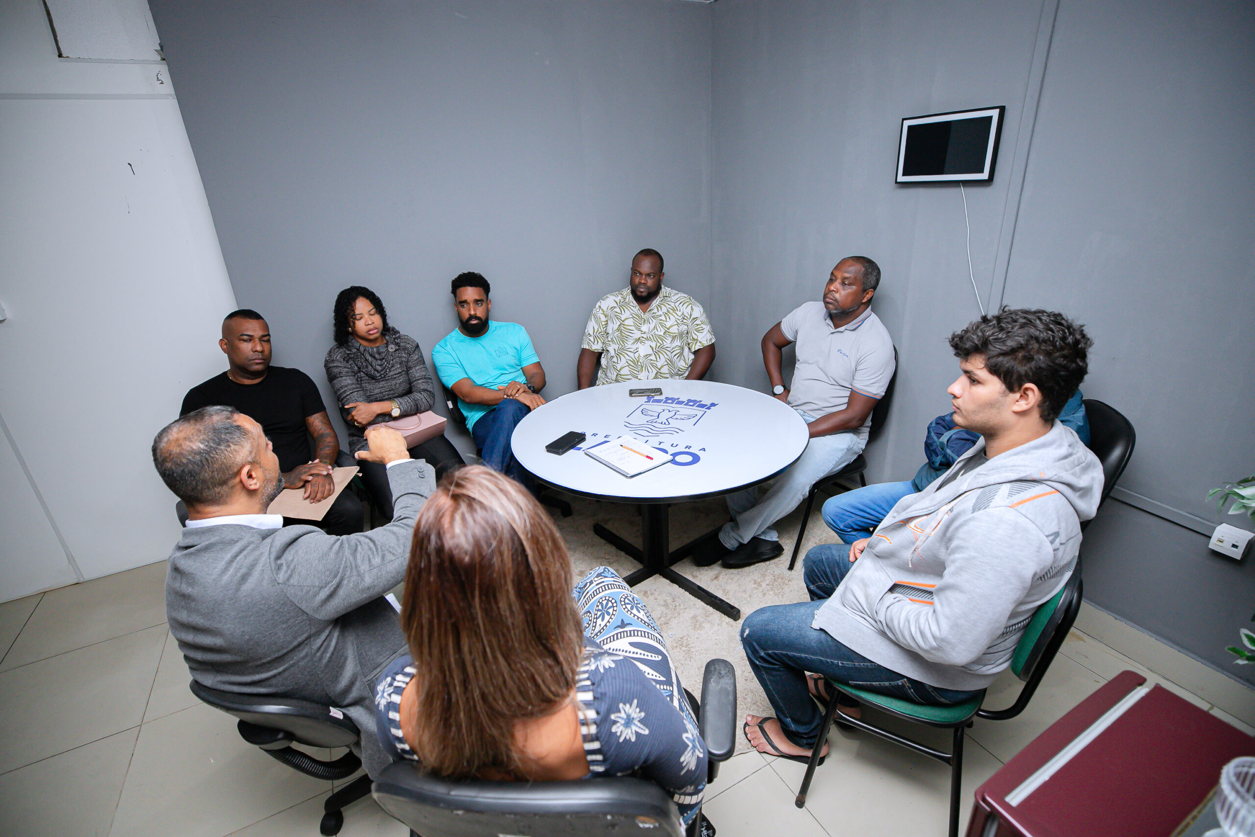 Gestão municipal promove diálogo para organização de Food Trucks em área residencial
