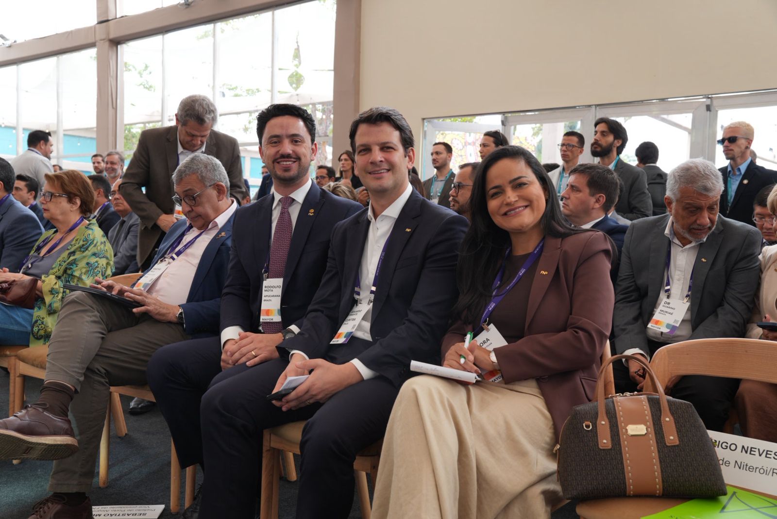 Prefeita Débora Regis integra discussões nacionais sobre meio ambiente e COP 30 no 2º dia da Reunião da FNP